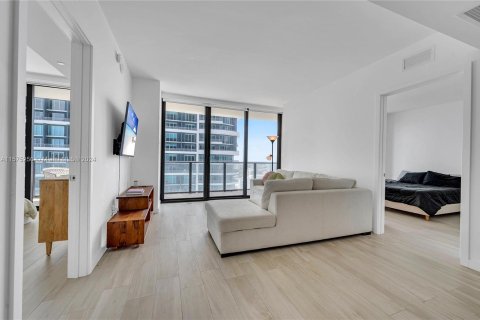 Condo in Miami, Florida, 2 bedrooms  № 1141624 - photo 9