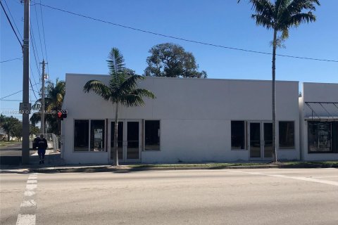 Commercial property in Dania Beach, Florida № 779776 - photo 1