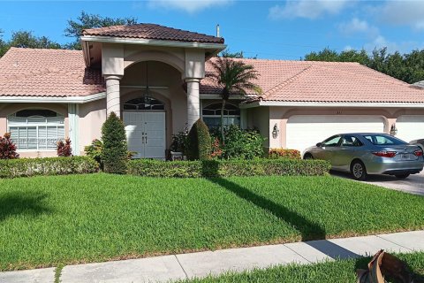 House in Plantation, Florida 5 bedrooms, 272.02 sq.m. № 1329591 - photo 2