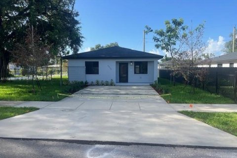 Villa ou maison à vendre à Miami Gardens, Floride: 3 chambres № 1329592 - photo 1