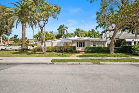 Villa ou maison à vendre à Fort Lauderdale, Floride: 3 chambres, 235.04 m2 № 1305982 - photo 3