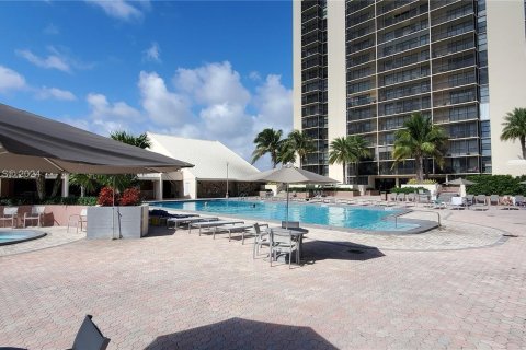 Condo in Aventura, Florida, 1 bedroom  № 1316088 - photo 25