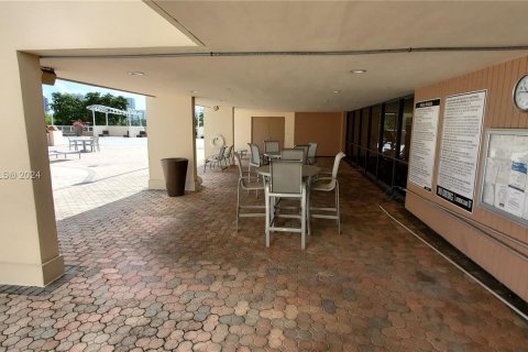 Condo in Aventura, Florida, 1 bedroom  № 1316088 - photo 24