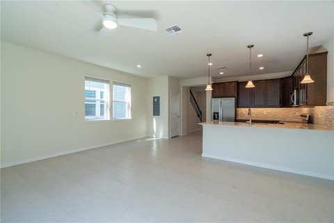 Townhouse in Orlando, Florida 4 bedrooms, 168.06 sq.m. № 931379 - photo 4