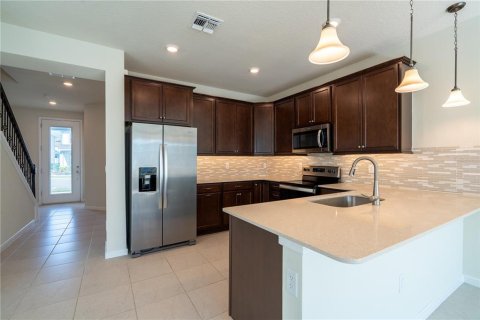 Townhouse in Orlando, Florida 4 bedrooms, 168.06 sq.m. № 931379 - photo 6