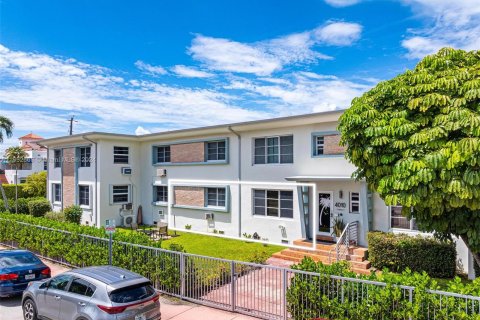 Condo in Miami Beach, Florida, 1 bedroom  № 1351922 - photo 10