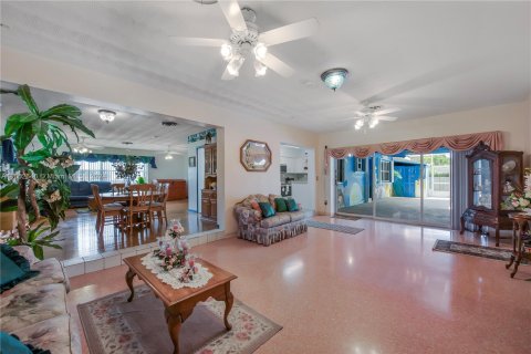 Villa ou maison à vendre à Homestead, Floride: 3 chambres, 189.99 m2 № 1351923 - photo 7