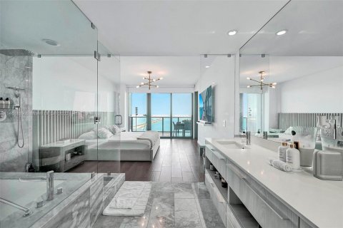 Copropriété à vendre à Miami, Floride: 3 chambres, 141.77 m2 № 1351874 - photo 11