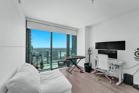 Condominio en venta en Miami, Florida, 3 dormitorios, 141.77 m2 № 1351874 - foto 17