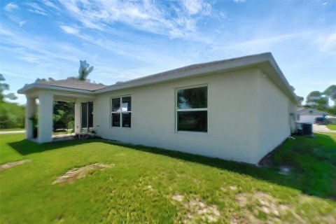 Villa ou maison à vendre à Punta Gorda, Floride: 4 chambres, 137.96 m2 № 1326929 - photo 23