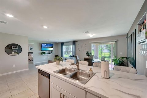 Villa ou maison à vendre à Punta Gorda, Floride: 4 chambres, 137.96 m2 № 1326929 - photo 6