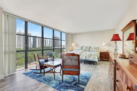 Condo in Aventura, Florida, 2 bedrooms  № 1391933 - photo 22