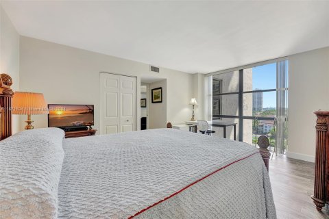 Condo in Aventura, Florida, 2 bedrooms  № 1391933 - photo 19