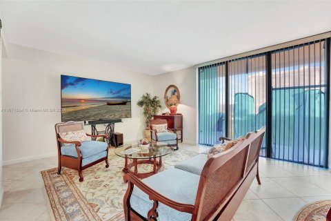 Condo in Aventura, Florida, 2 bedrooms  № 1391933 - photo 9