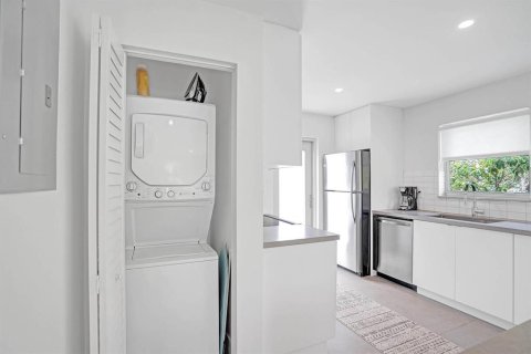 Apartment in Fort Lauderdale, Florida 2 bedrooms, 83.61 sq.m. № 456872 - photo 26