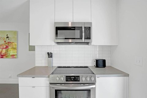 Apartment in Fort Lauderdale, Florida 2 bedrooms, 83.61 sq.m. № 456872 - photo 9