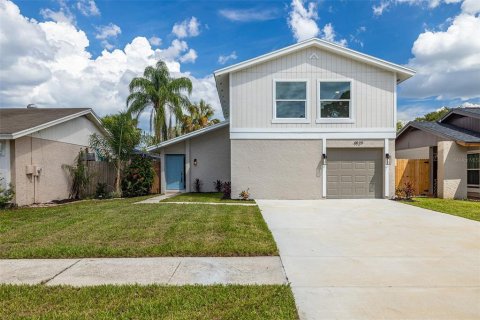 Casa en venta en Tampa, Florida, 4 dormitorios, 144 m2 № 1303435 - foto 1