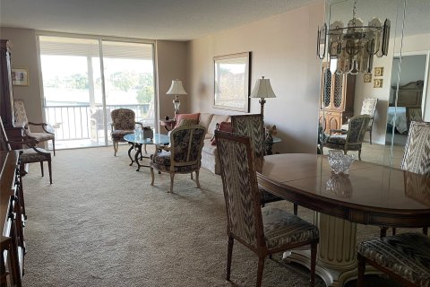 Copropriété à vendre à Pembroke Pines, Floride: 2 chambres, 99.41 m2 № 1128024 - photo 25