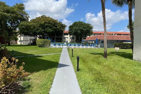 Copropriété à vendre à Pembroke Pines, Floride: 2 chambres, 99.41 m2 № 1128024 - photo 13