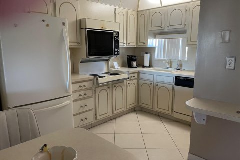 Copropriété à vendre à Pembroke Pines, Floride: 2 chambres, 99.41 m2 № 1128024 - photo 22