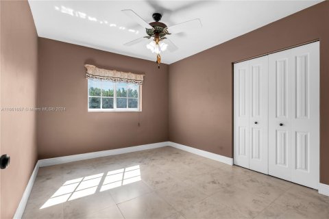 House in Miami, Florida 4 bedrooms, 184.04 sq.m. № 1372777 - photo 22