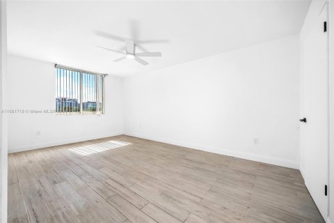 Condominio en venta en Miami, Florida, 2 dormitorios, 86.31 m2 № 1415318 - foto 18