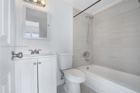 Copropriété à vendre à Miami Beach, Floride: 2 chambres, 70.61 m2 № 1404350 - photo 13