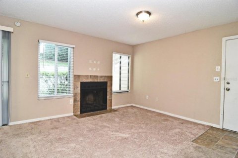 Condo in Altamonte Springs, Florida, 2 bedrooms  № 1343476 - photo 2