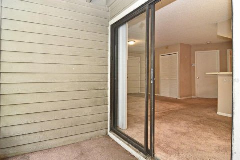 Condo in Altamonte Springs, Florida, 2 bedrooms  № 1343476 - photo 15