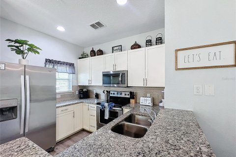 Adosado en venta en Kissimmee, Florida, 4 dormitorios, 157.38 m2 № 1360937 - foto 9