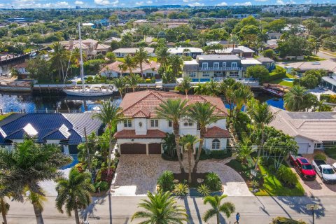 House in Lighthouse Point, Florida 7 bedrooms, 448.35 sq.m. № 1116797 - photo 19