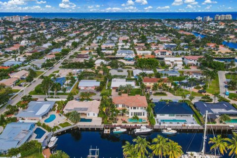 House in Lighthouse Point, Florida 7 bedrooms, 448.35 sq.m. № 1116797 - photo 18