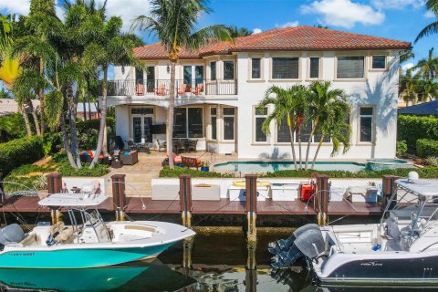 House in Lighthouse Point, Florida 7 bedrooms, 448.35 sq.m. № 1116797 - photo 22