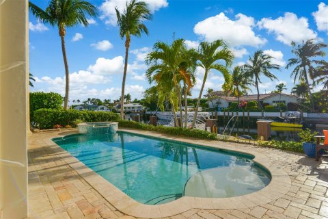 Villa ou maison à vendre à Lighthouse Point, Floride: 7 chambres, 448.35 m2 № 1116797 - photo 11