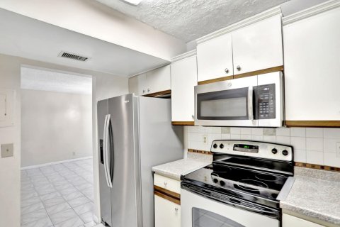 Купить кондоминиум в Корал-Спрингс, Флорида 6 комнат, 102.19м2, № 1116893 - фото 23