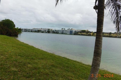 Copropriété à vendre à Miami, Floride: 2 chambres, 130.06 m2 № 1116834 - photo 13