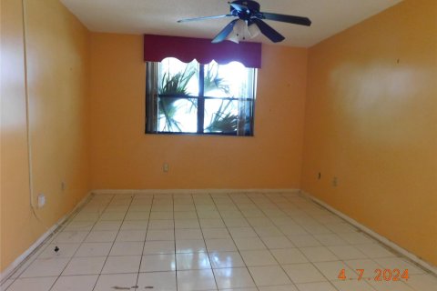 Condo in Miami, Florida, 2 bedrooms  № 1116834 - photo 4