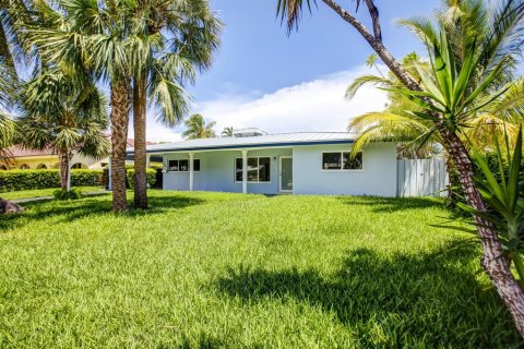 House in Lighthouse Point, Florida 3 bedrooms, 132.94 sq.m. № 656237 - photo 6
