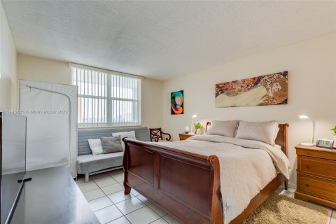 Condominio en venta en Hollywood, Florida, 1 dormitorio, 80.82 m2 № 862326 - foto 22