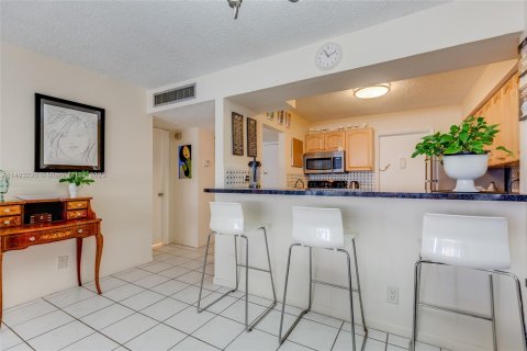 Condominio en venta en Hollywood, Florida, 1 dormitorio, 80.82 m2 № 862326 - foto 18