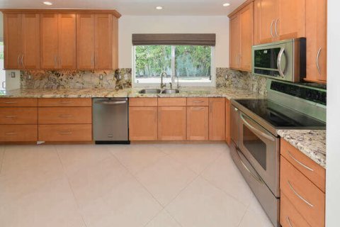 House in Fort Lauderdale, Florida 3 bedrooms, 146.51 sq.m. № 662879 - photo 25