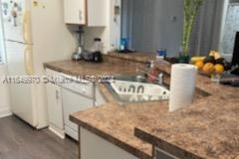 Condominio en venta en Sunrise, Florida, 1 dormitorio, 70.05 m2 № 1332258 - foto 5