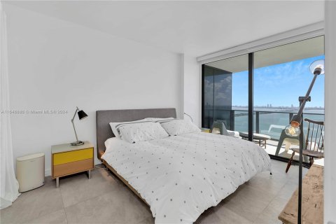 Condo in Miami, Florida, 2 bedrooms  № 1332216 - photo 13