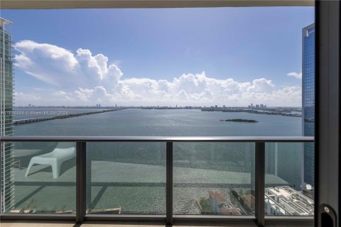 Condo in Miami, Florida, 2 bedrooms  № 1332216 - photo 7