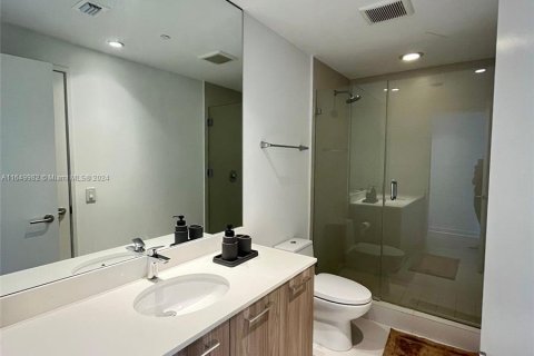 Condominio en alquiler en Miami, Florida, 2 dormitorios, 100.71 m2 № 1332260 - foto 18