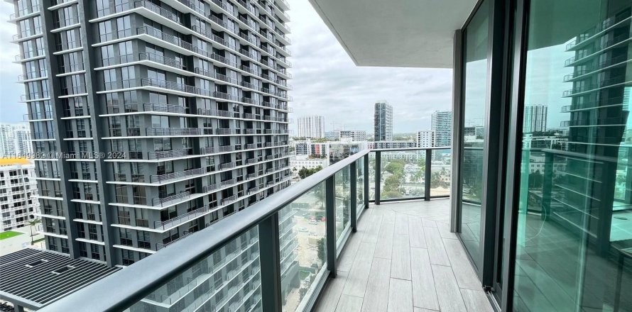 Condo in Miami, Florida, 2 bedrooms  № 1332260