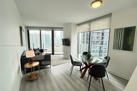 Condominio en alquiler en Miami, Florida, 2 dormitorios, 100.71 m2 № 1332260 - foto 8