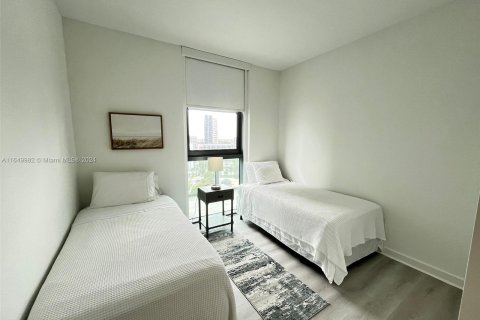 Condominio en alquiler en Miami, Florida, 2 dormitorios, 100.71 m2 № 1332260 - foto 17