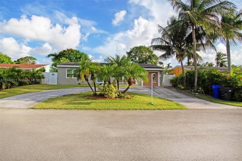 Casa en venta en Hollywood, Florida, 3 dormitorios, 104.52 m2 № 1332288 - foto 2