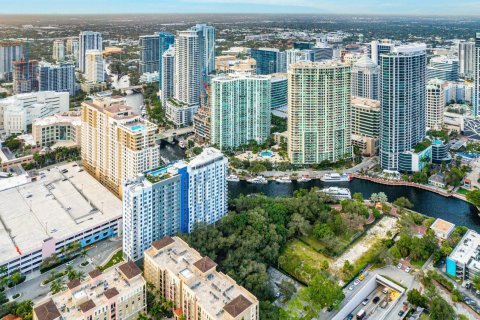 Condo in Fort Lauderdale, Florida, 2 bedrooms  № 950293 - photo 2